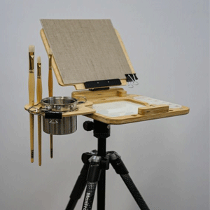 
                        Easels