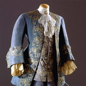 
                        Costumes